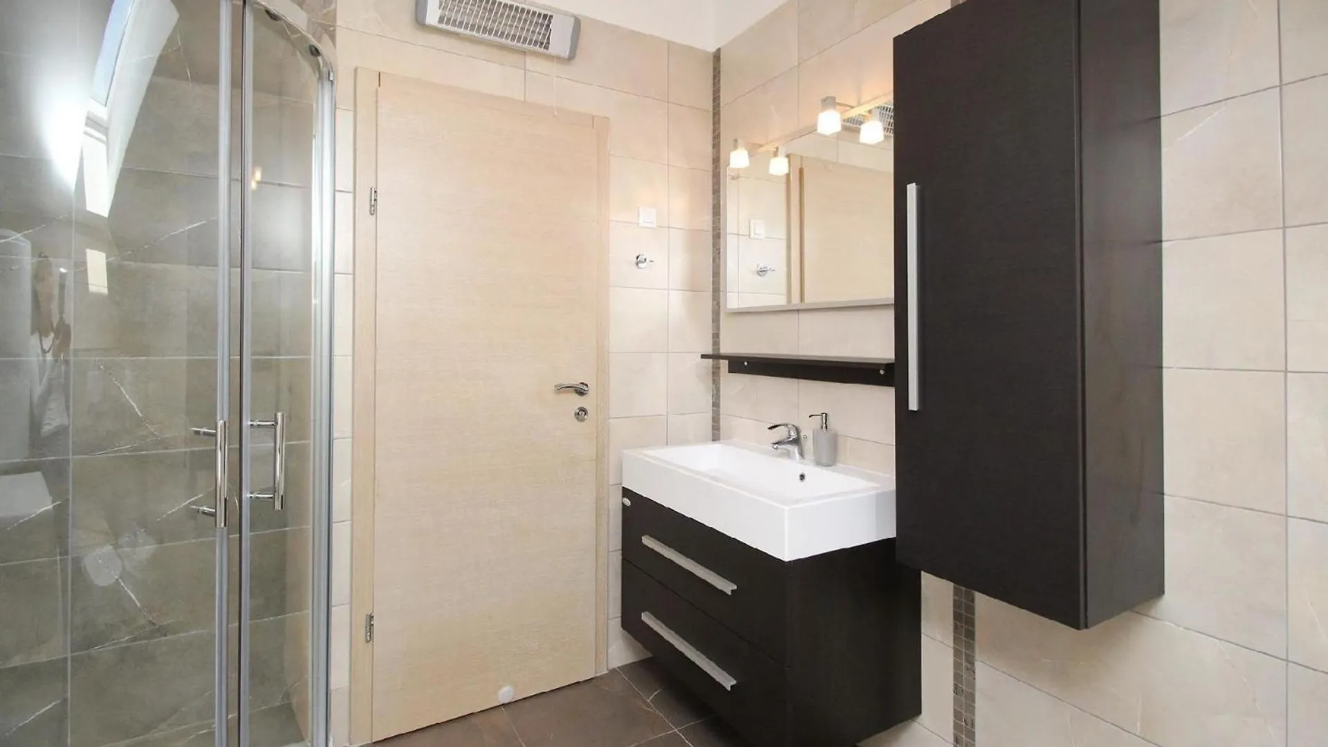 Lejlighed Tolles Appartement In Baska Mit Terrasse